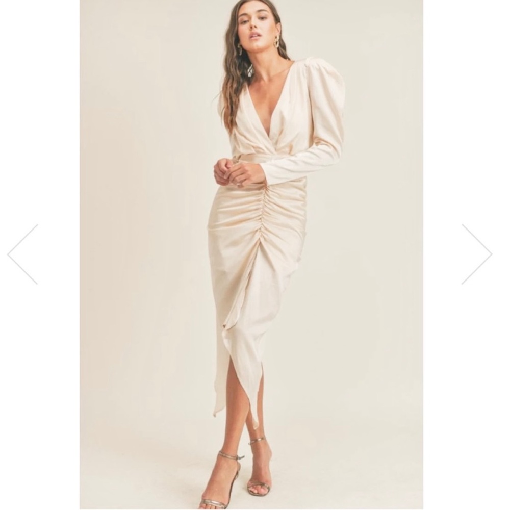 Mable maxi dress with strong sleeves and ruching NWT - Picture 2 of 11